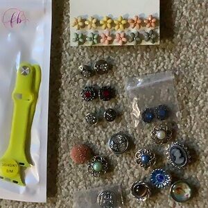 Apple Watch Band New Flower Earrings 14 Ginger Snaps $10.00 For All